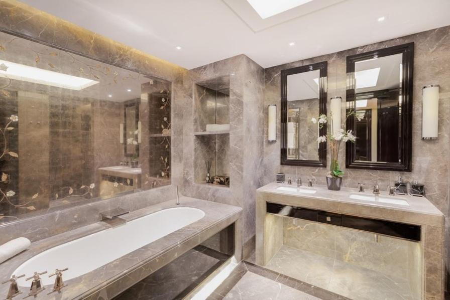 Luxueux , Moderne 8 Bedroom Art Deco Flat Next To Hyde Park Londra